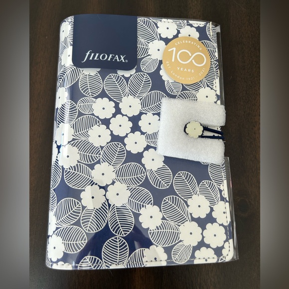 Filofax Impressions Personal Organizer - Picture 1 of 4